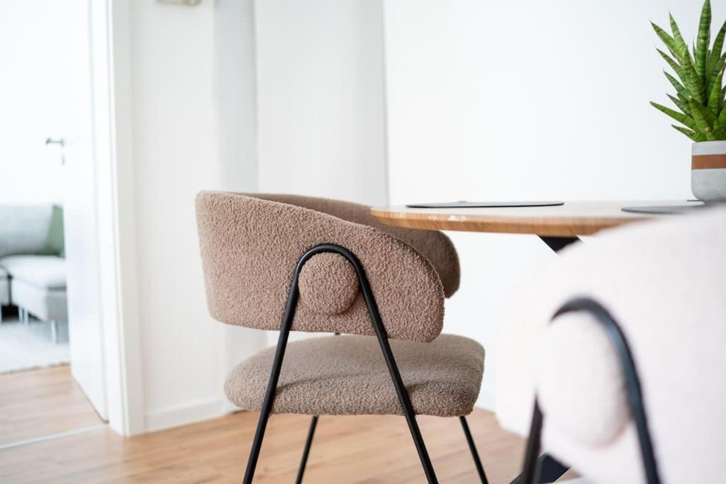 Wohnung Naehe Stadtzentrum Mit Wohnzimmer Und Kueche Coblenza Esterno foto