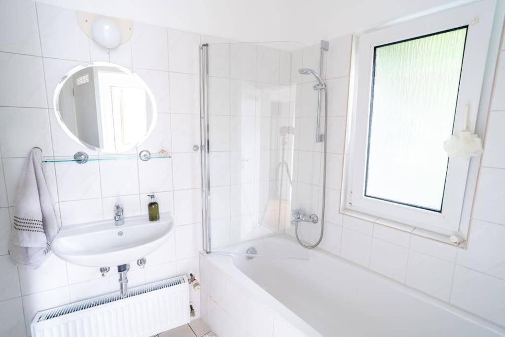 Wohnung Naehe Stadtzentrum Mit Wohnzimmer Und Kueche Coblenza Esterno foto