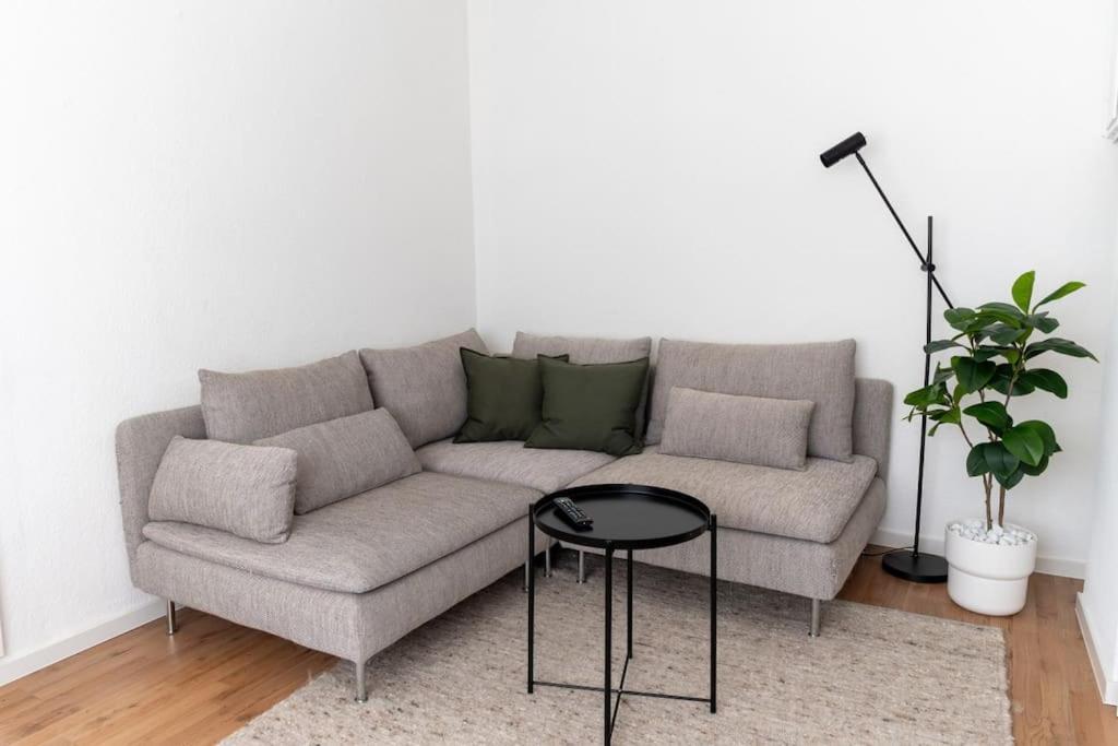 Wohnung Naehe Stadtzentrum Mit Wohnzimmer Und Kueche Coblenza Esterno foto