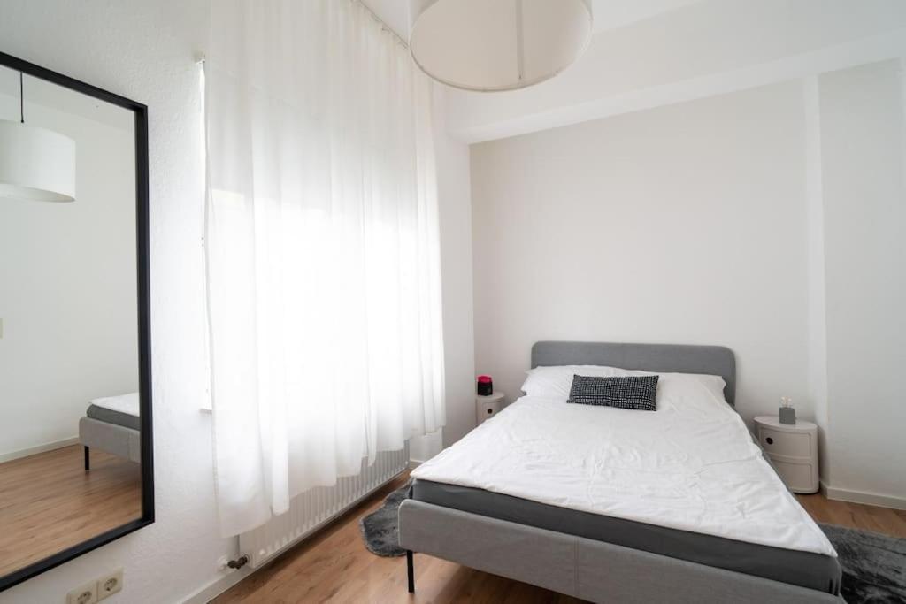 Wohnung Naehe Stadtzentrum Mit Wohnzimmer Und Kueche Coblenza Esterno foto