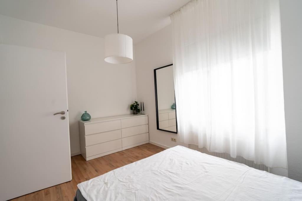 Wohnung Naehe Stadtzentrum Mit Wohnzimmer Und Kueche Coblenza Esterno foto