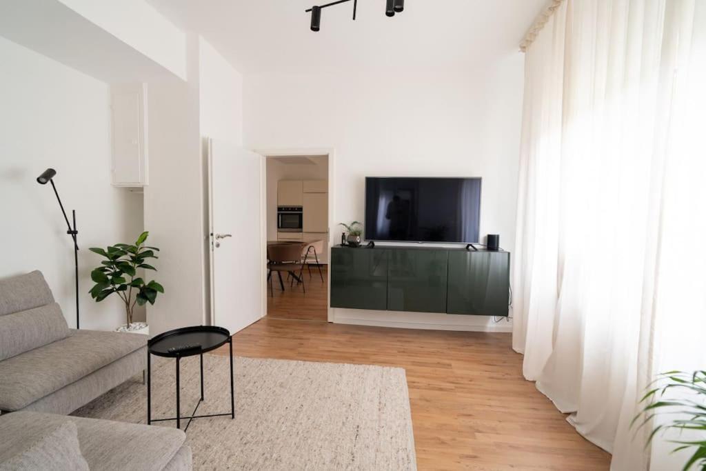 Wohnung Naehe Stadtzentrum Mit Wohnzimmer Und Kueche Coblenza Esterno foto